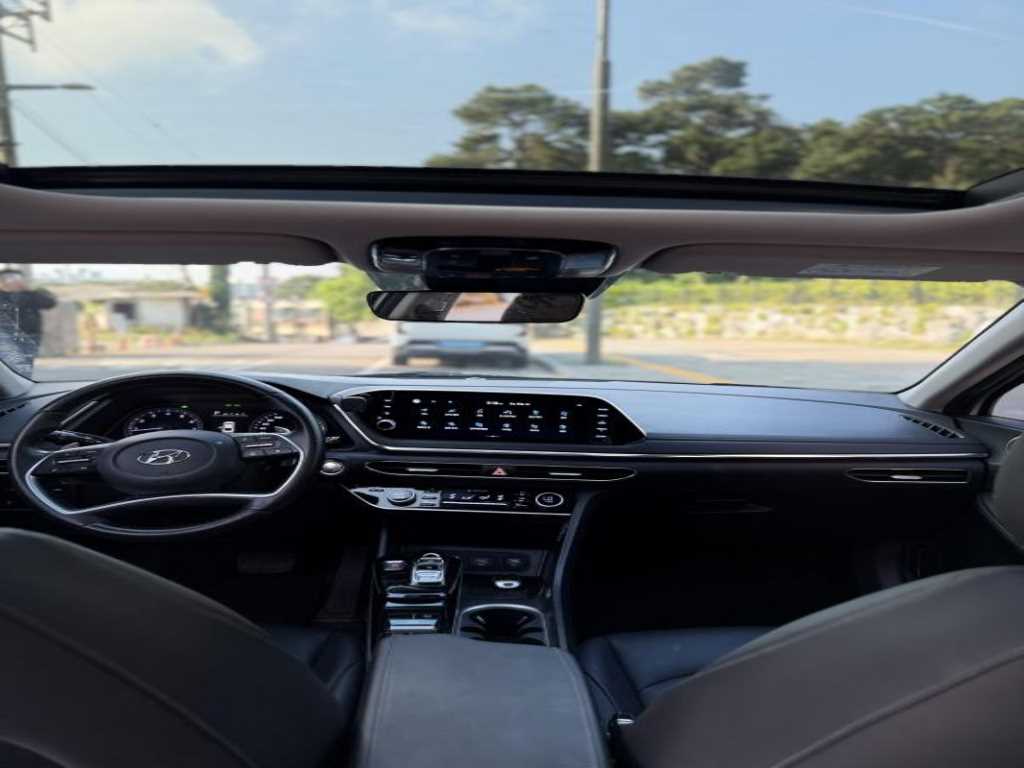 HYUNDAI Sonata - Vista 11