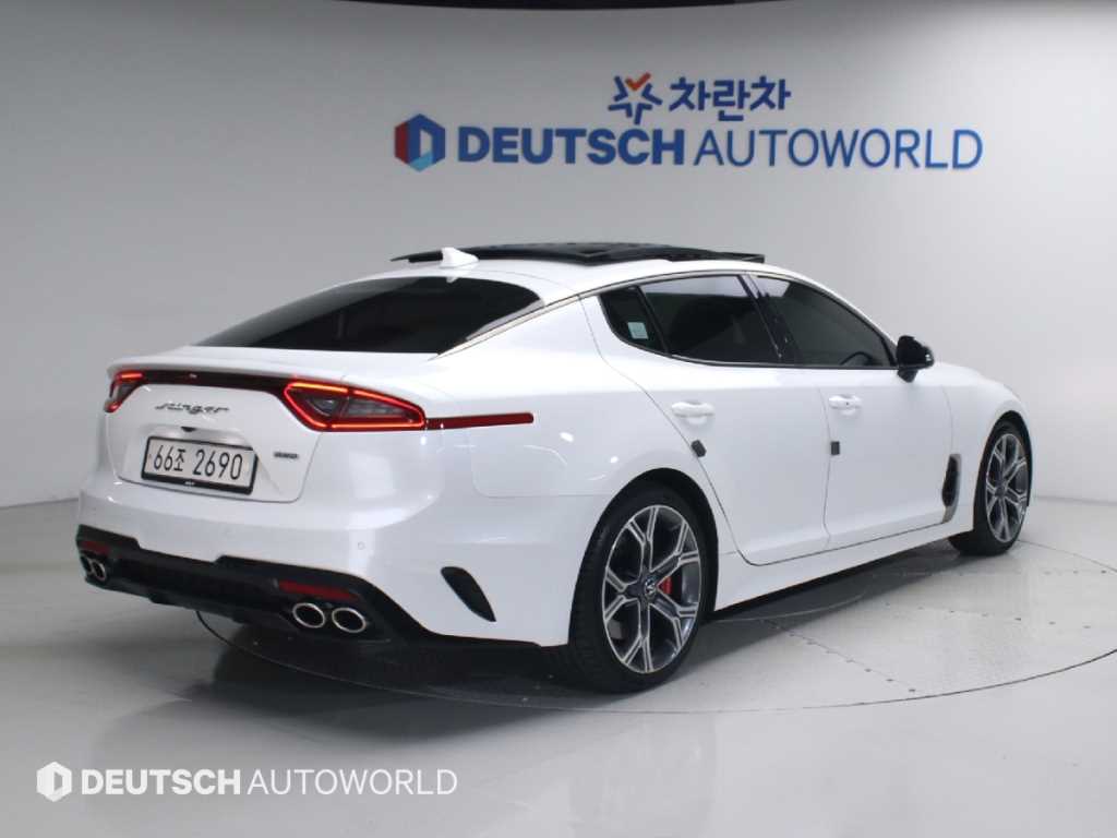 KIA Stinger - Vista 2