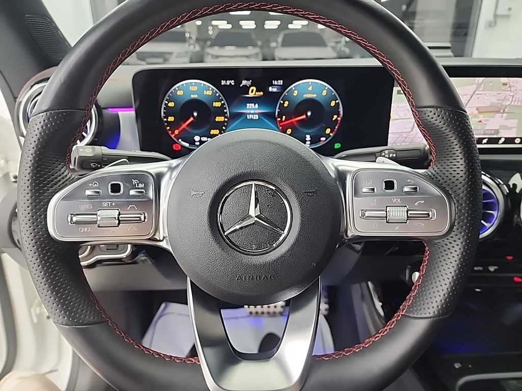 Mercedes Benz CLA Class - Vista 9