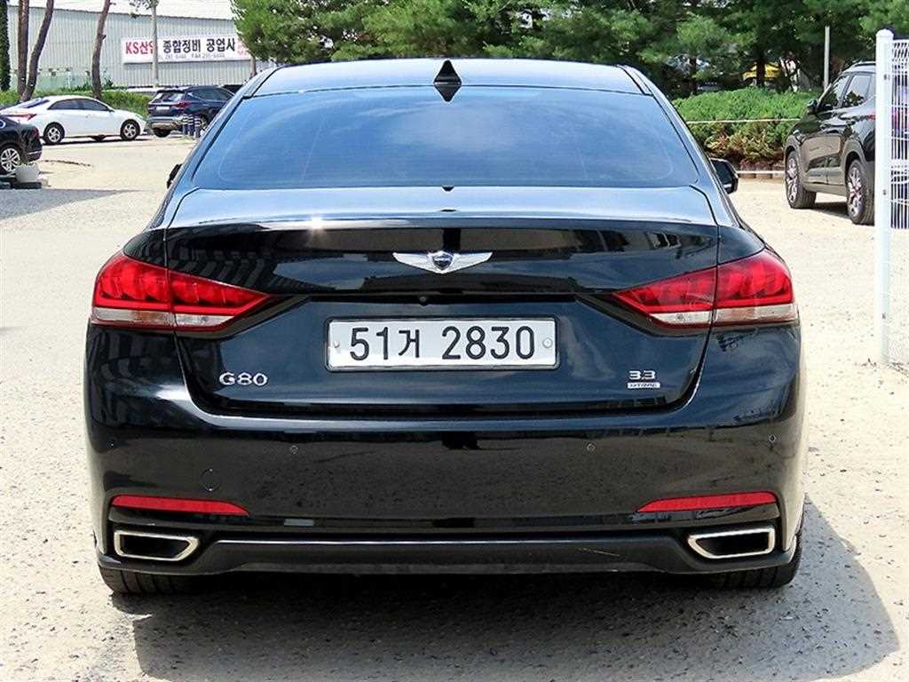 HYUNDAI Genesis - Vista 4