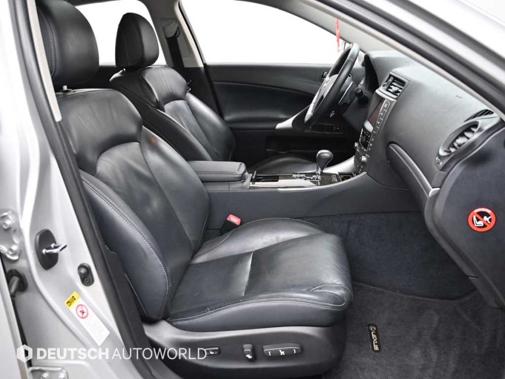 Lexus IS - Vista 10