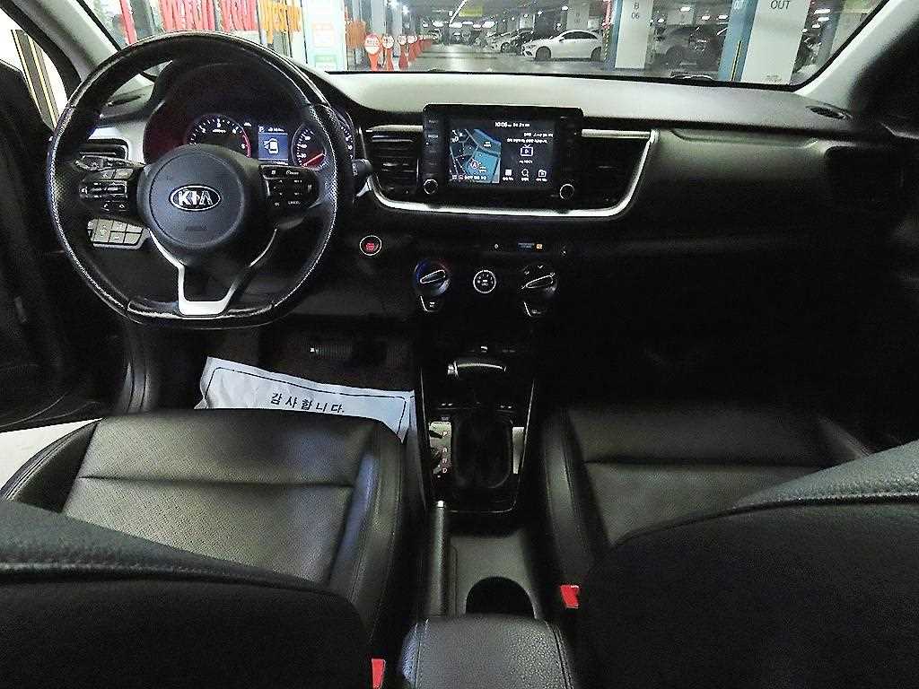 KIA Stonic - Vista 10