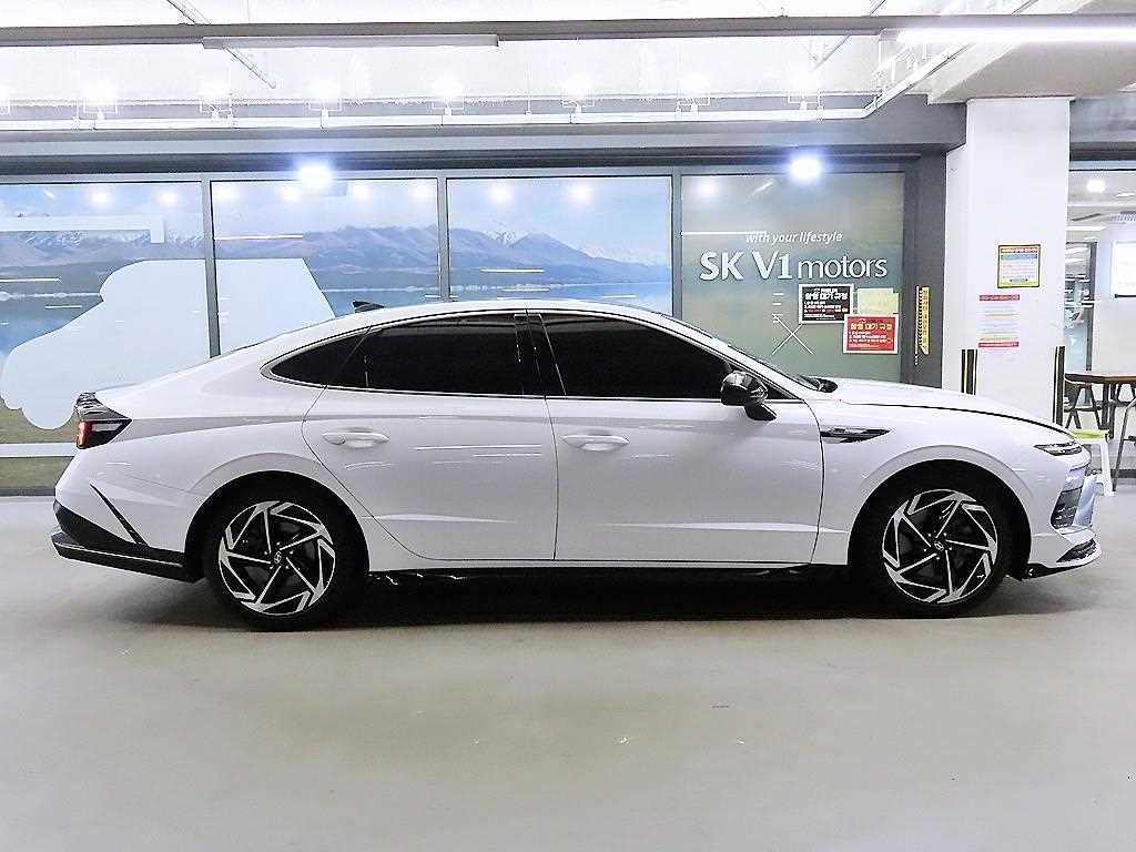 HYUNDAI Sonata - Vista 3