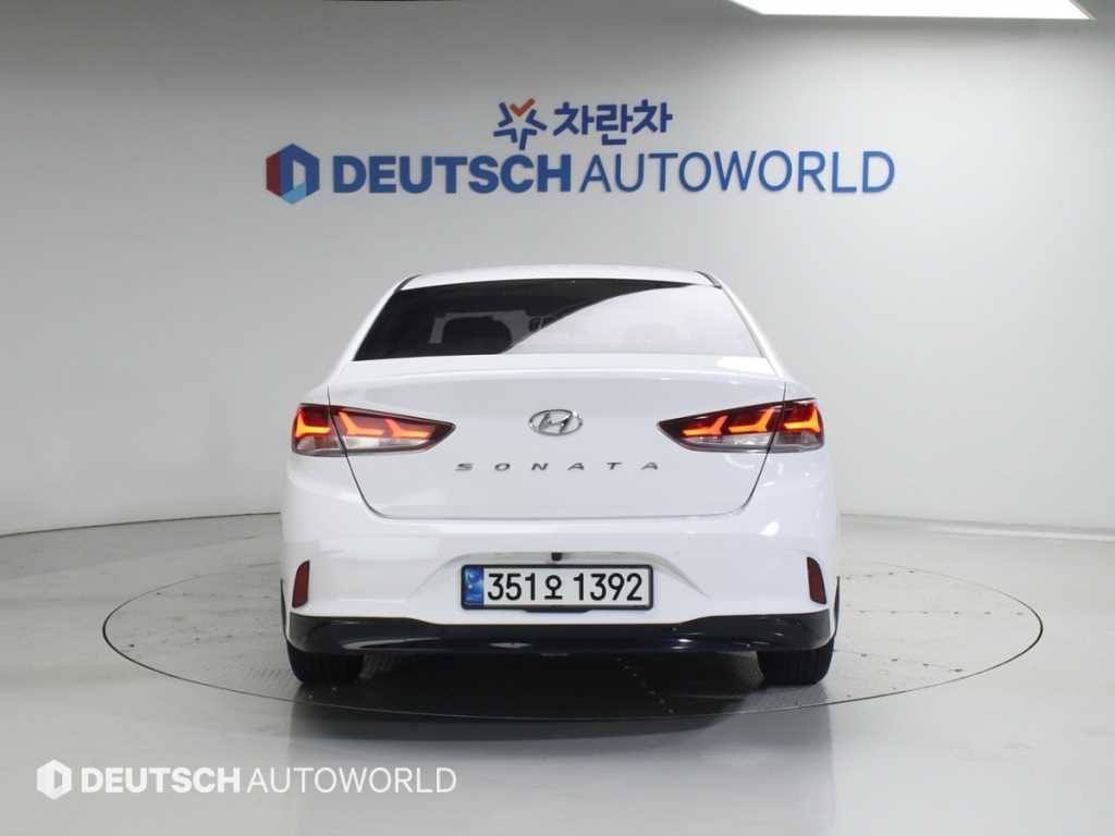 HYUNDAI Sonata - Vista 4