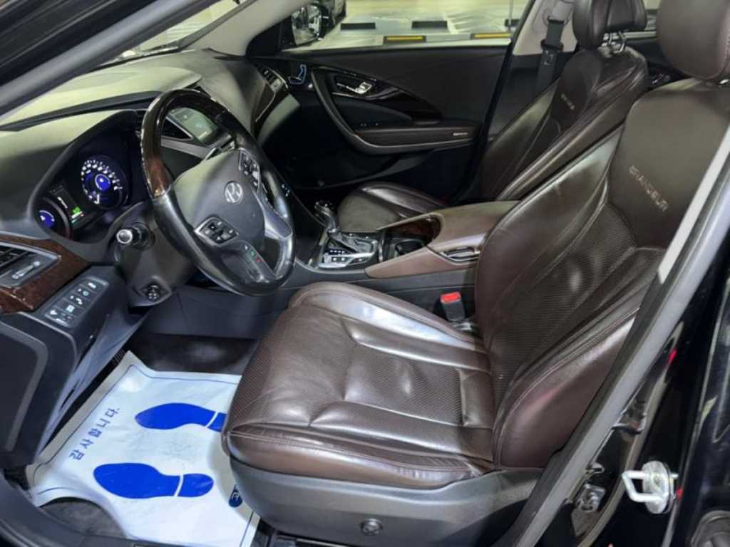 HYUNDAI Grandeur - Vista 6