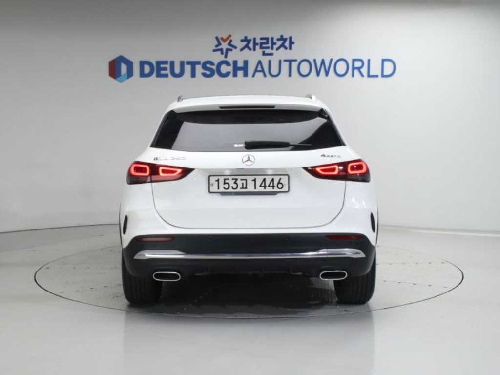 Mercedes Benz GLA Class - Vista 2