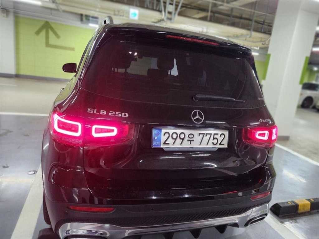 Mercedes Benz GLB Class - Vista 3