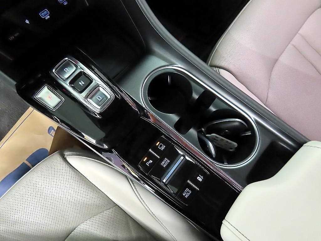 HYUNDAI Sonata - Vista 10