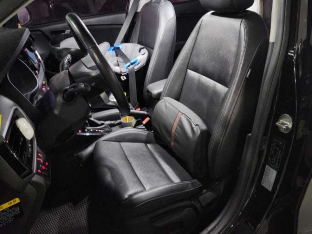 KIA Stonic - Vista 4