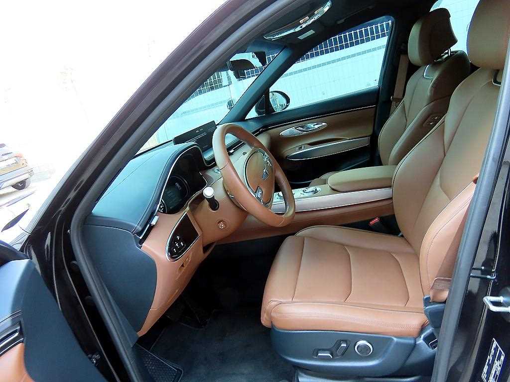 Genesis GV70 - Vista 5