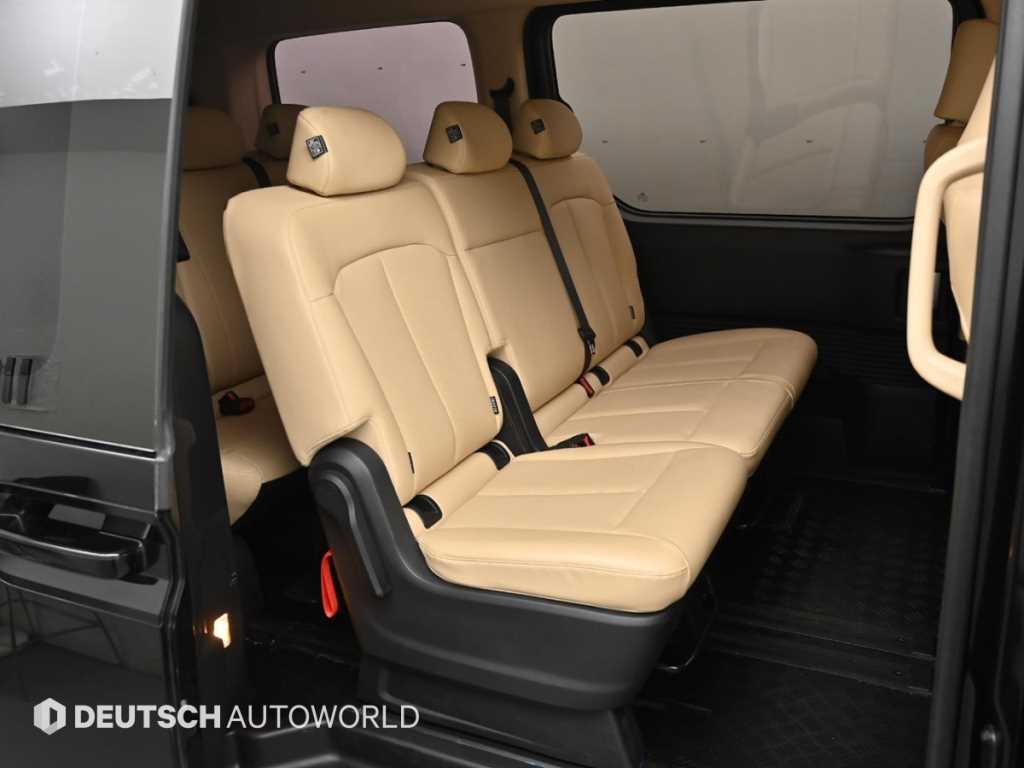 HYUNDAI Staria - Vista 12