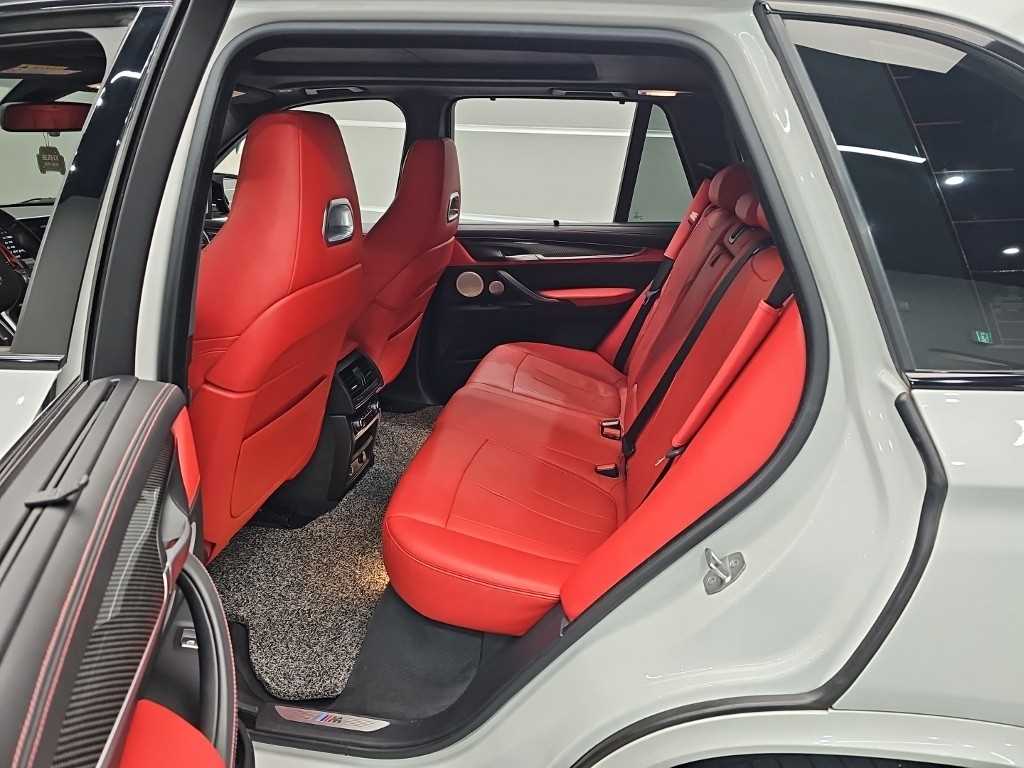 BMW X5M - Vista 12