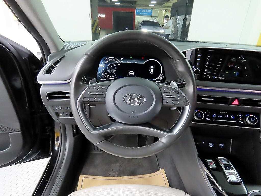 HYUNDAI Sonata - Vista 9
