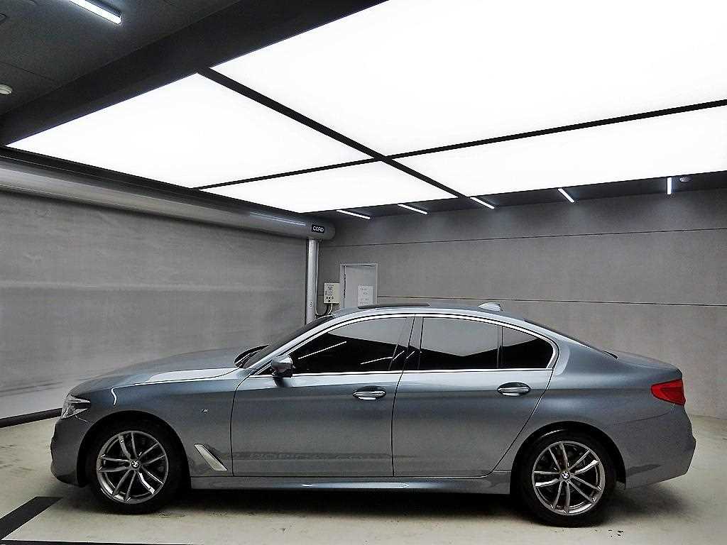 BMW 5 Series - Vista 4