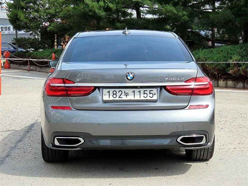 BMW 7 Series - Vista 4