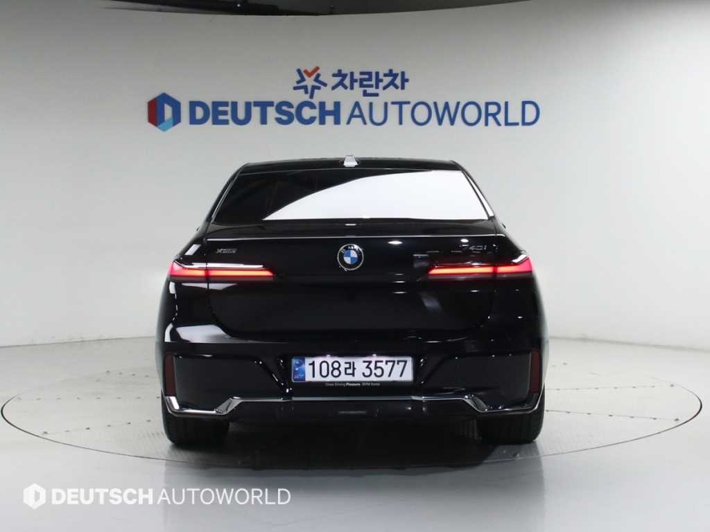BMW 7 Series - Vista 4