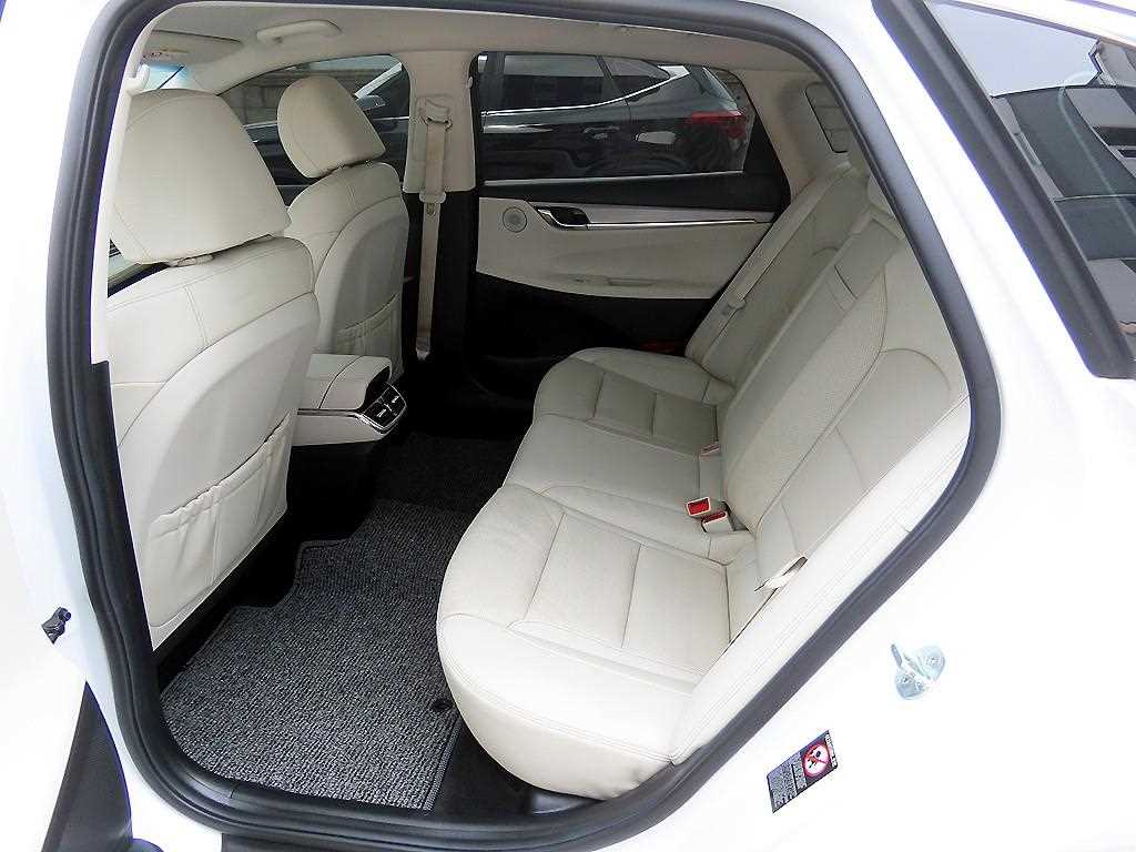 HYUNDAI Grandeur - Vista 6