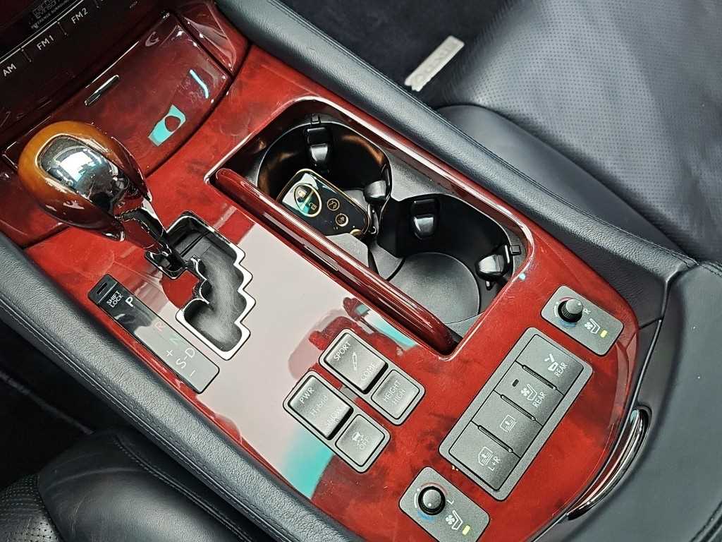 Lexus LS - Vista 8