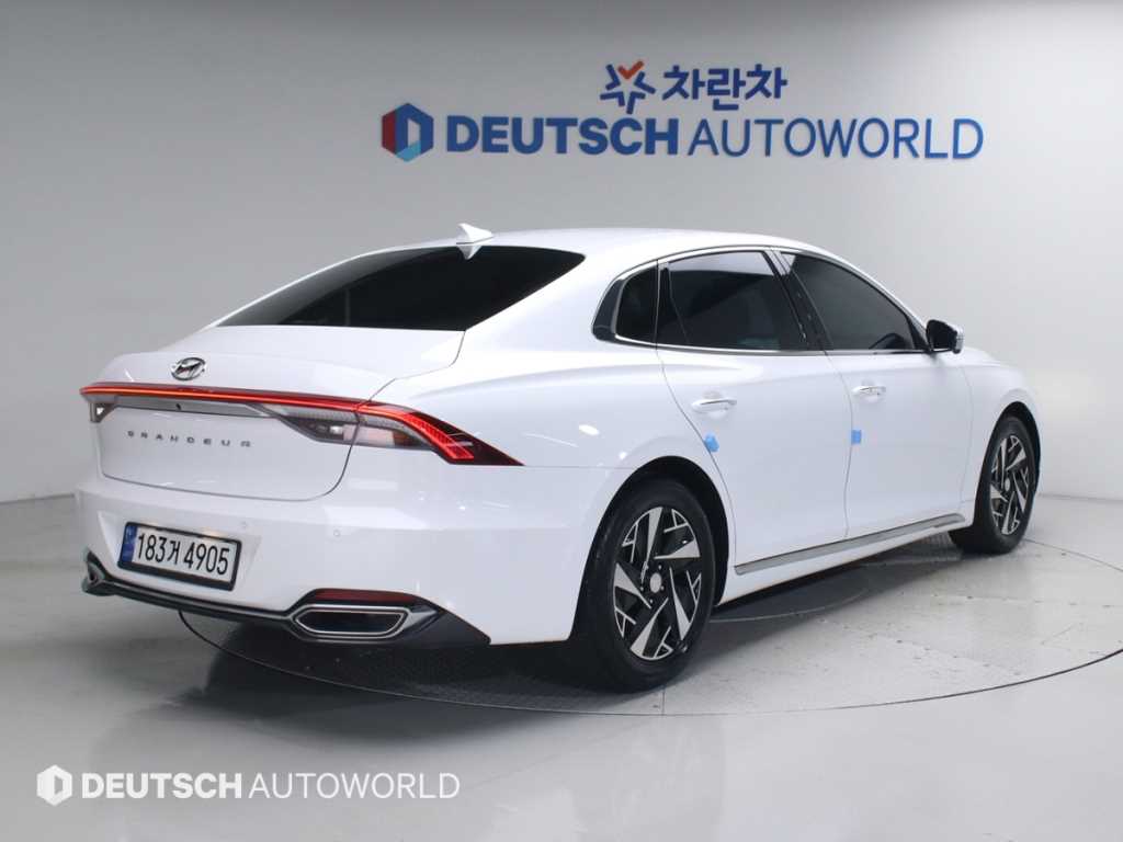HYUNDAI Grandeur - Vista 2