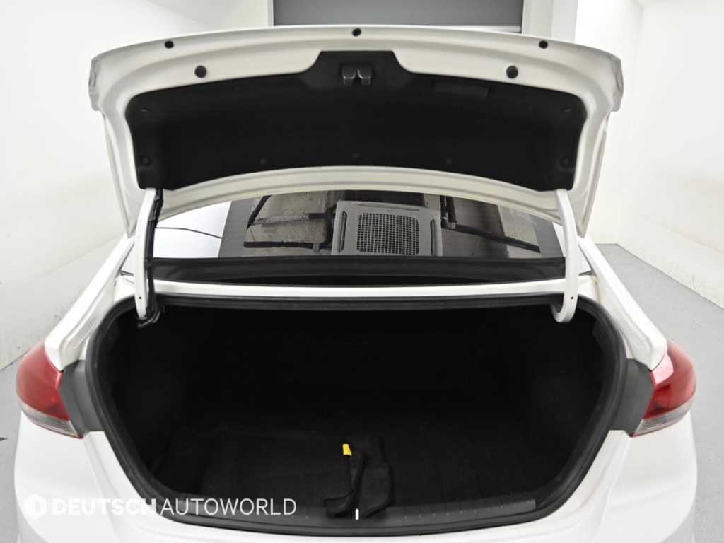 HYUNDAI Avante 2017 Blanco - Importación desde Corea - HF Imports Iquique - Foto 19