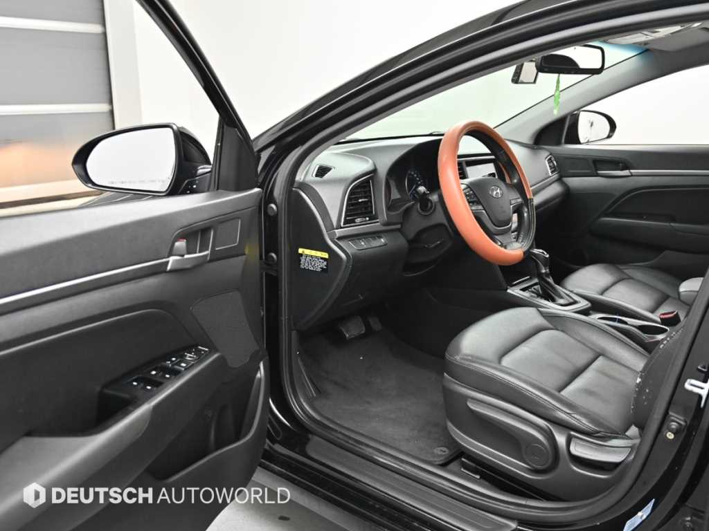 HYUNDAI Avante - Vista 11