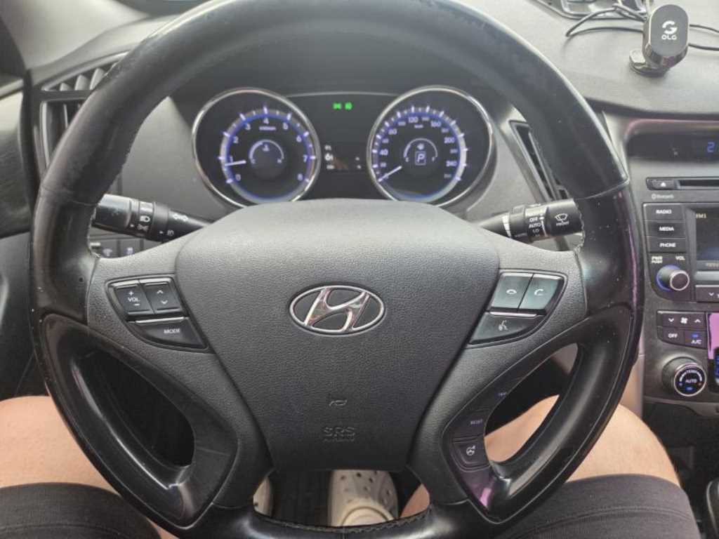 HYUNDAI Sonata - Vista 7