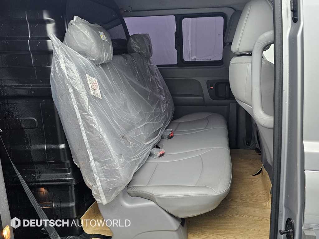 HYUNDAI Starex - Vista 12