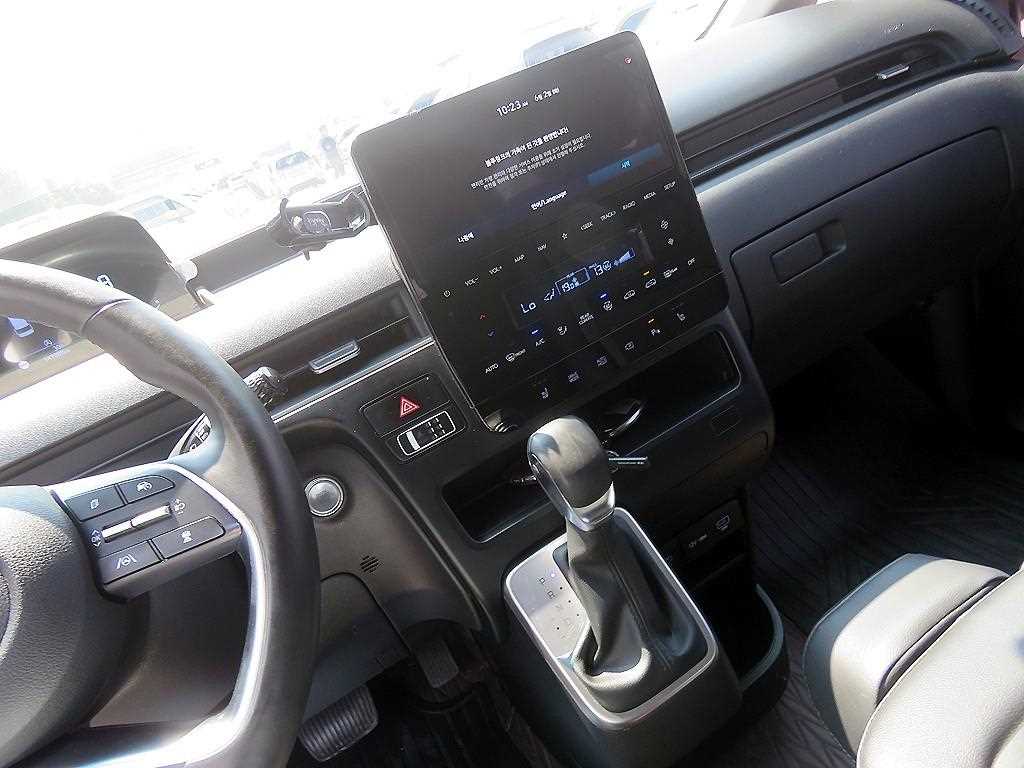HYUNDAI Staria 2025 Negro - Importación desde Corea - HF Imports Iquique - Foto 13