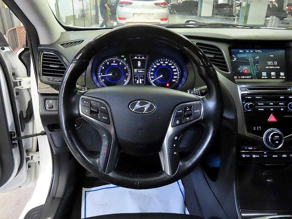 HYUNDAI Grandeur - Vista 8