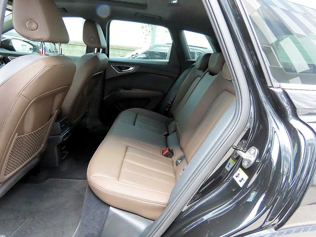 Audi Q4 - Vista 6