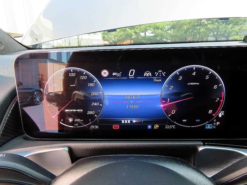 Mercedes Benz GLB Class - Vista 9