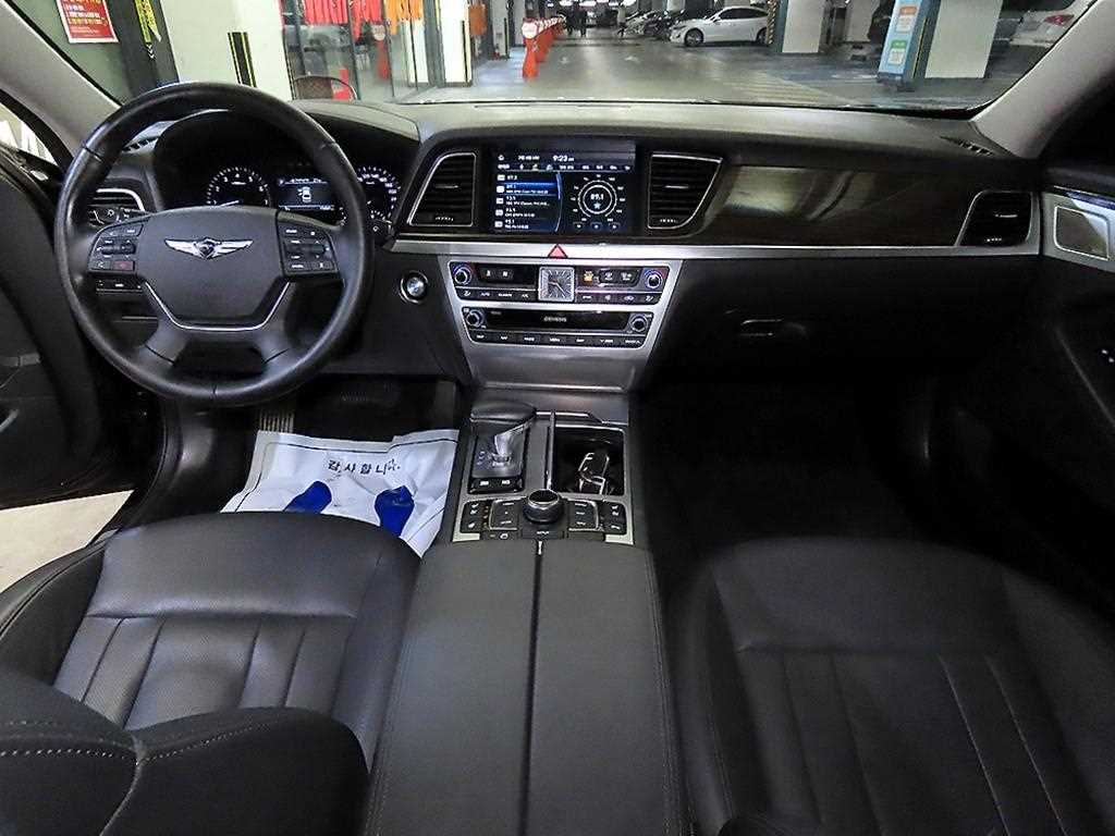 Genesis G80 - Vista 10