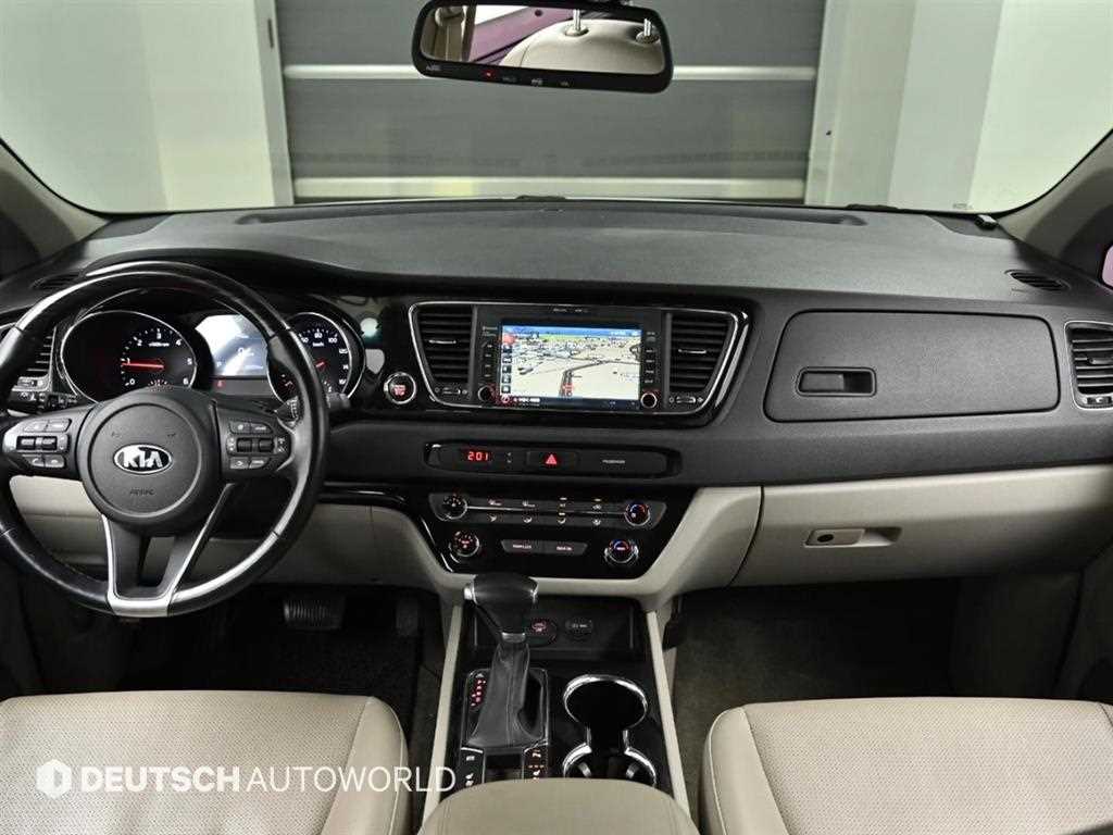 KIA Carnival - Vista 7
