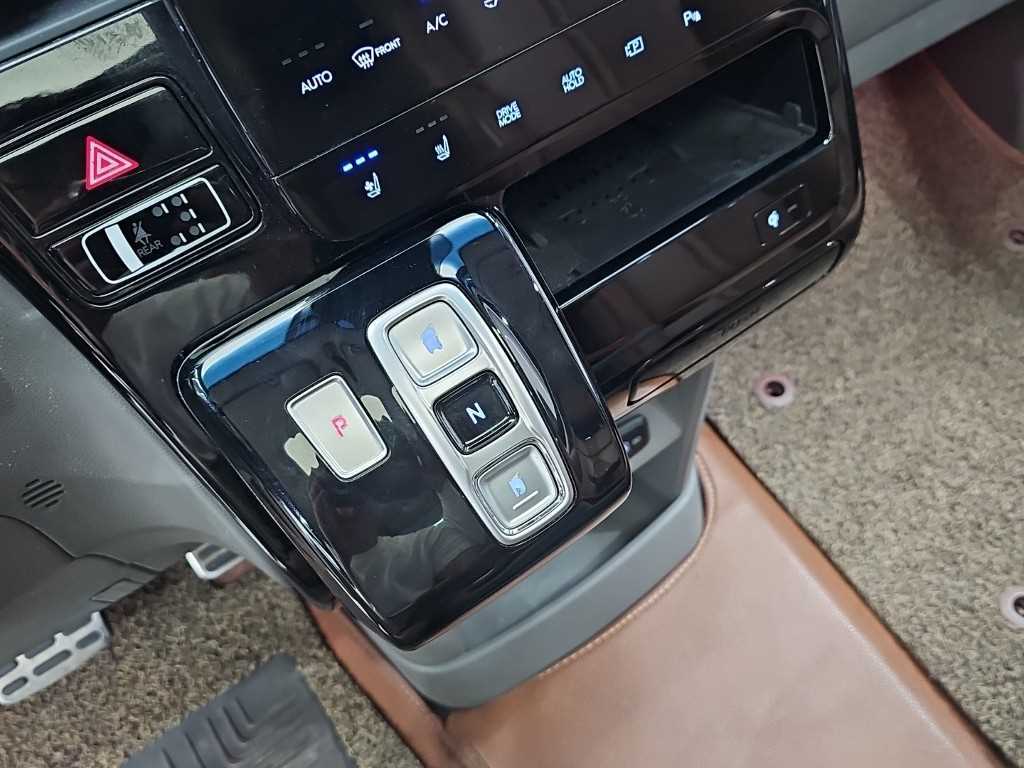 HYUNDAI Staria - Vista 8