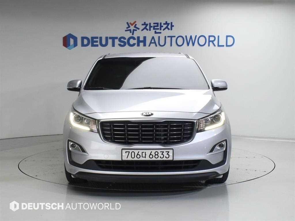 KIA Carnival - Vista 3