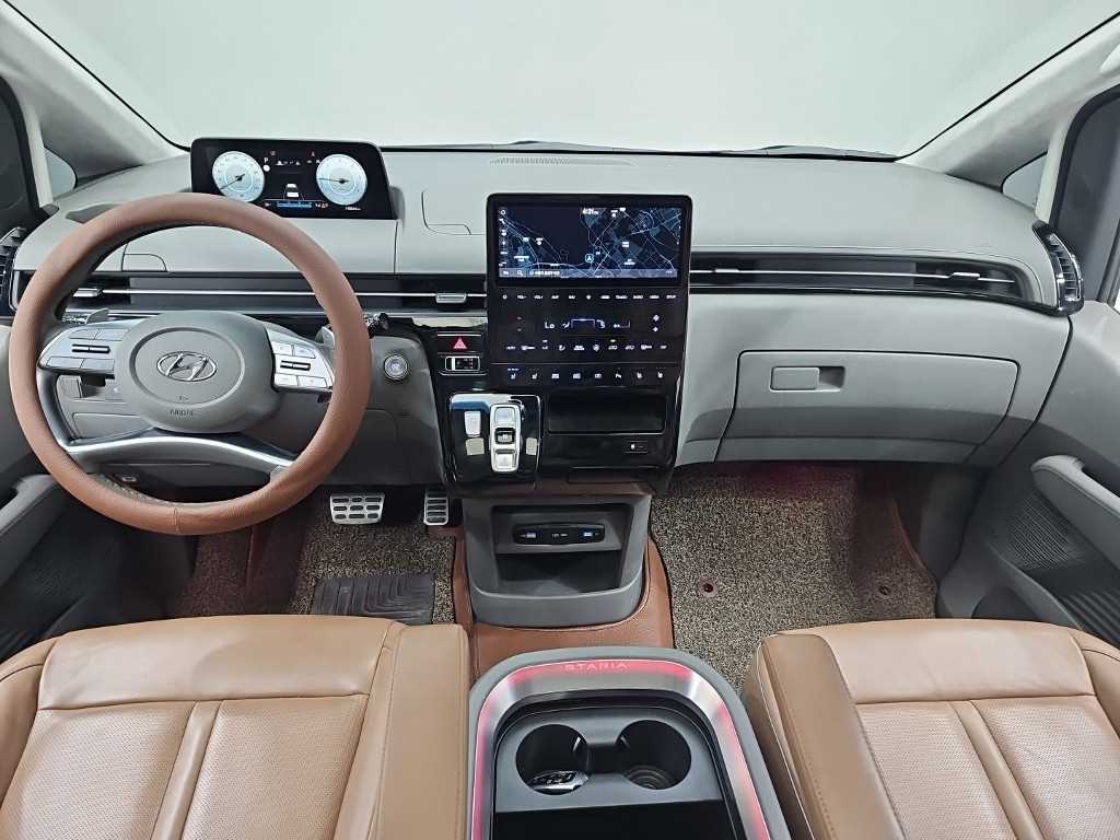 HYUNDAI Staria - Vista 7