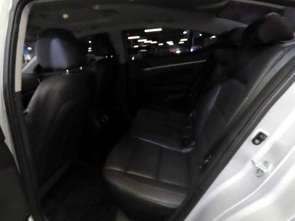 HYUNDAI Avante - Vista 7