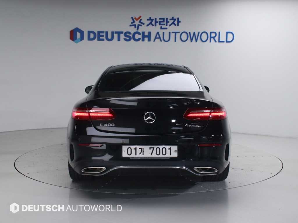Mercedes Benz E class - Vista 4