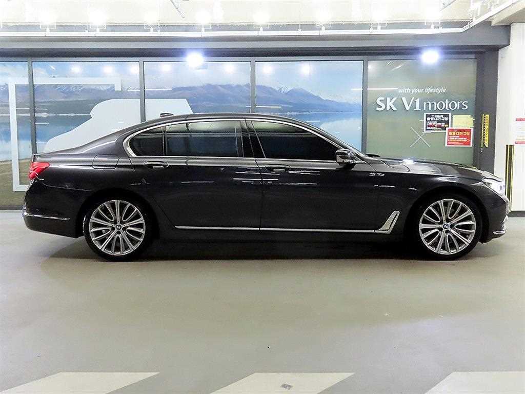 BMW 7 Series - Vista 3