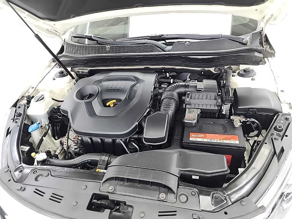 KIA K5 - Vista 5