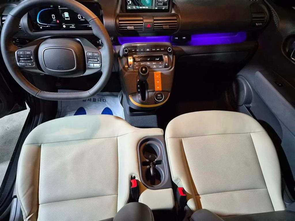 HYUNDAI Casper - Vista 10