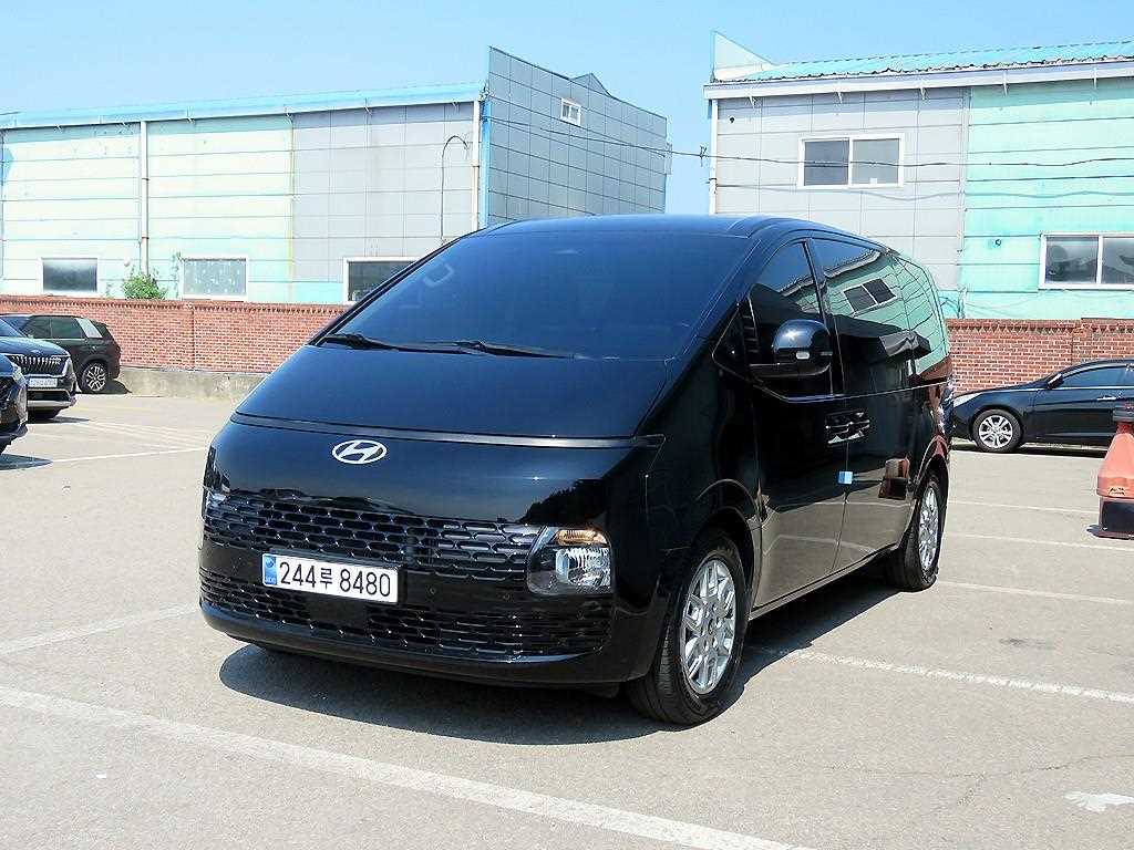 HYUNDAI Staria - Vista 2
