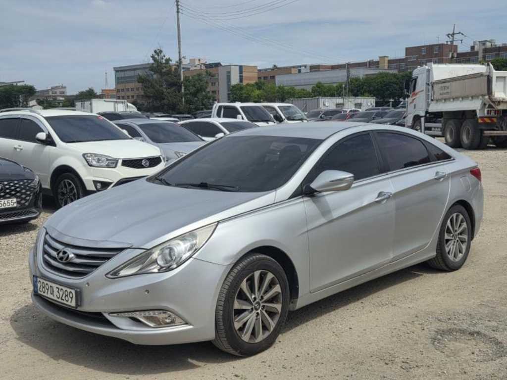 HYUNDAI Sonata - Vista 2