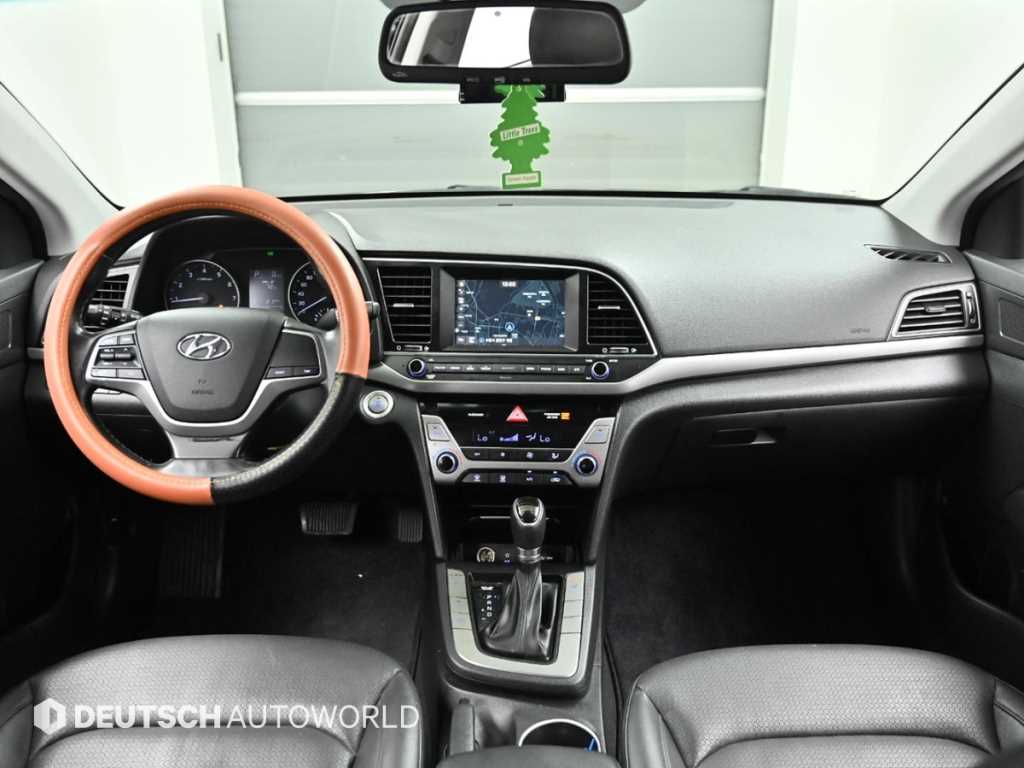 HYUNDAI Avante - Vista 7
