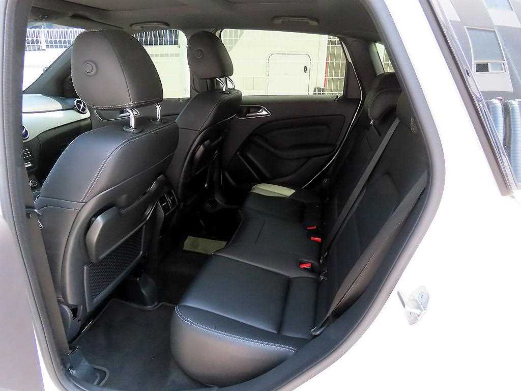 Mercedes Benz B Class (MY B) - Vista 6