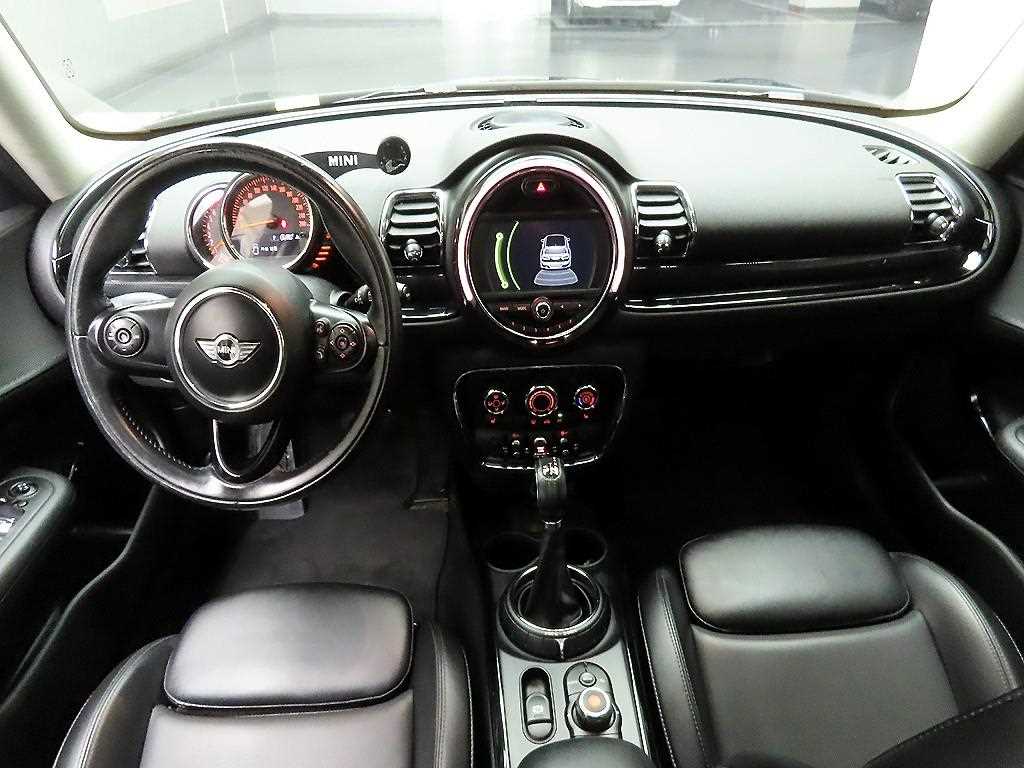Mini Clubman - Vista 8