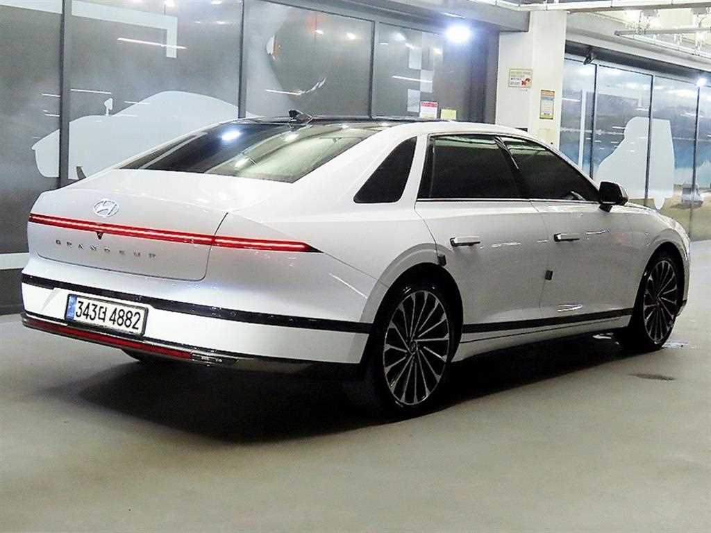 HYUNDAI Grandeur - Vista 4
