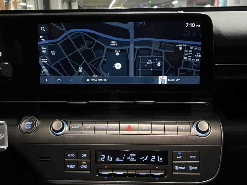 HYUNDAI Kona - Vista 10