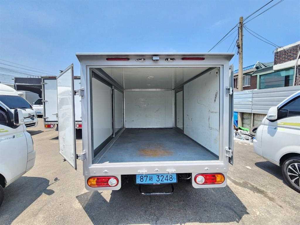Small Truck Normal Box(Low Deck) - Vista 9
