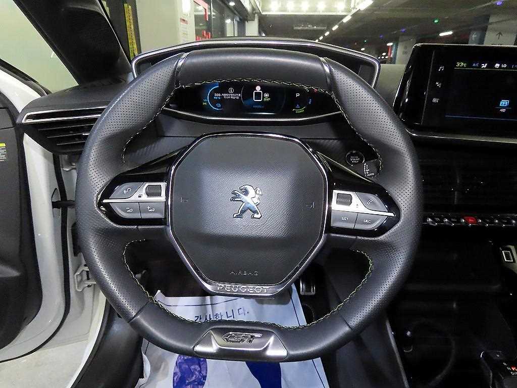 Peugeot 208 - Vista 8